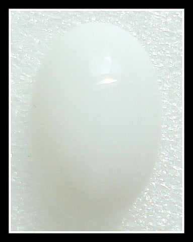 6X4MM (2195) CHALK WHITE OVAL CABOCHONS