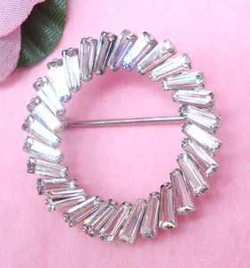 Krementz Crystal Keystone Wreath Pin