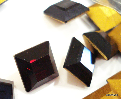 8mm (4400) Garnet Red Square Shape