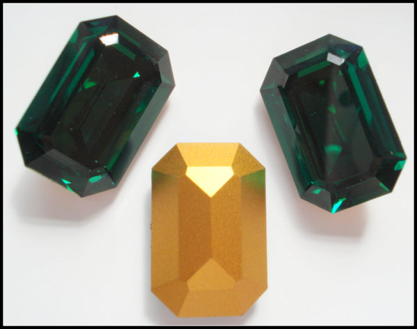 24x16mm (4610) Emerald Step Cut Cushion Octagon