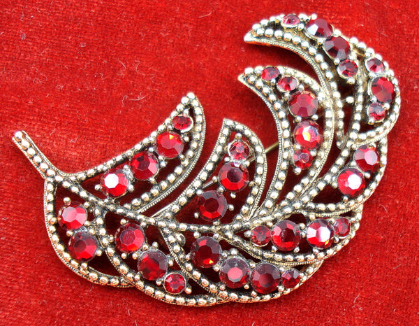 Weiss Signed Siam Leaf 2.5" Brooch