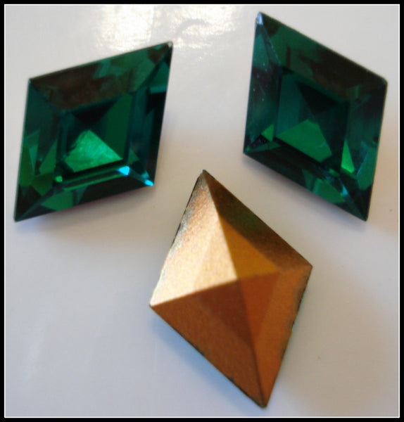 13x9mm (4710) Emerald Diamond Shape