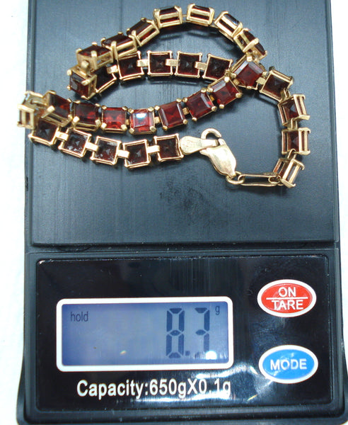Bracelet 14kt Solid Yellow Gold 32 Square Garnets