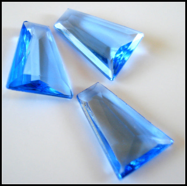 18x13x6mm (4700/2) Light Sapphire Unfoiled Tapered Baguette