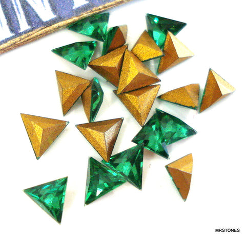 4mm (4722) Light Emerald Triangle Shape