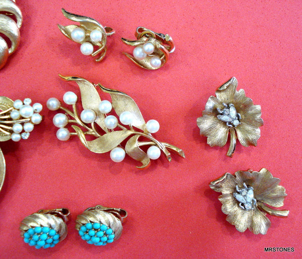 Crown Trifari Assorted 14 pc Jewelry Lot