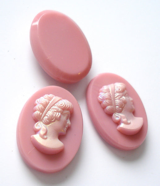 25x18mm Glass Pink Cameo Oval Right Facing OUT OF STOCK