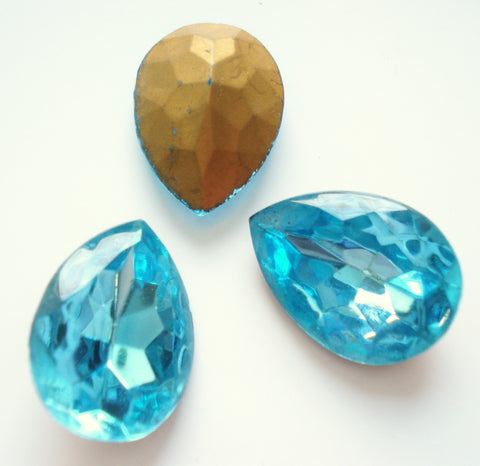 25x18mm (4320/2) TTC Aqua Czech Pendeloque Pear Shape
