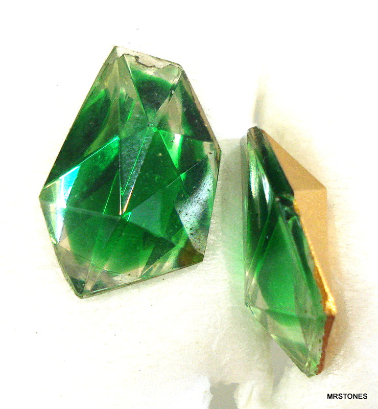 22x16x05mm (4740) Two Toned Emerald Crystal Gammatic Shape
