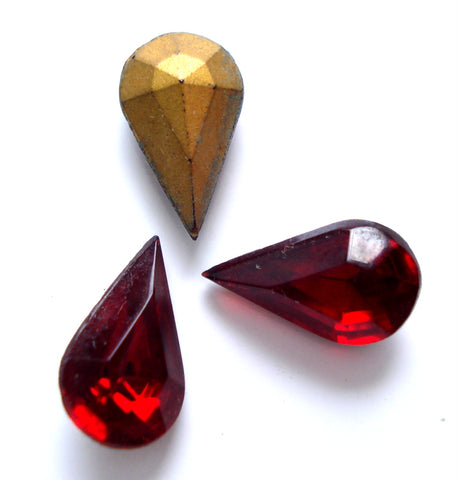 13x7.8mm (4300/2) TTC Siam Red Pear Shape