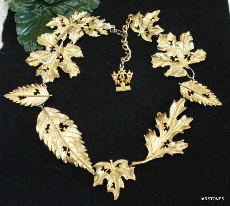 Mosell Leaf Necklace Gold Tone