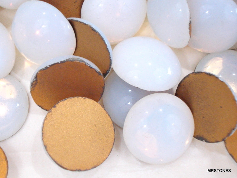 18mm (2194) White Opal Round Cabochon