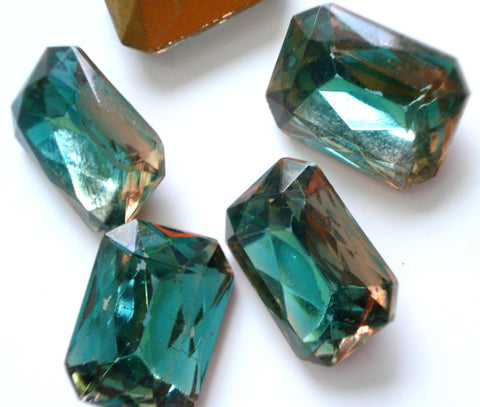 18x13mm (4626/2) Bi Color Teal Peach Cushion Octagon