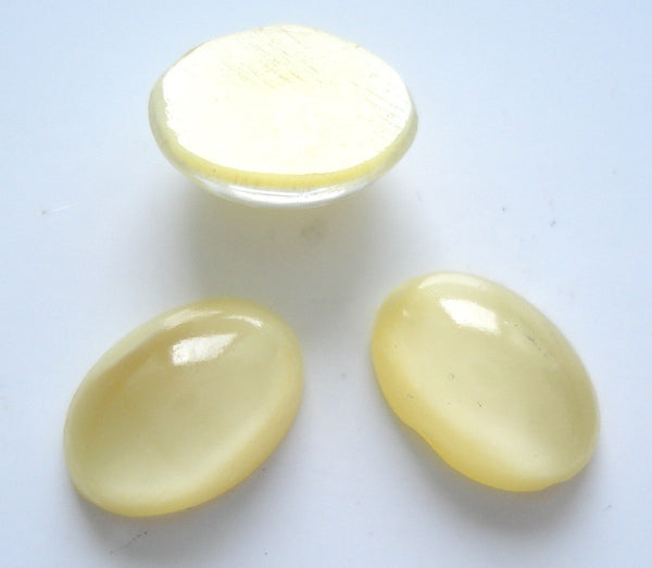 10x7mm (2195) Yellow Moonstone Oval Cabochon