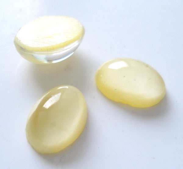 10x7mm (2195) Yellow Moonstone Oval Cabochon