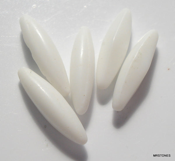 11x3mm (3146) Chalk White Marquise Navette Buff Top Doublet