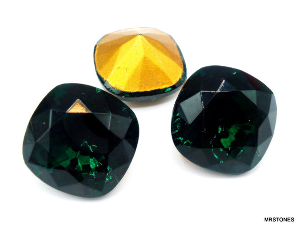 18mm (4470/2) TTC Emerald Antique Square Shape