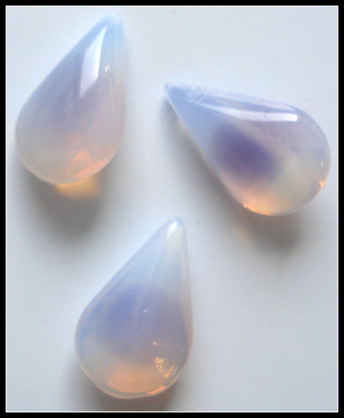 13x7.8mm (3101) Amethyst Sabrina Buff Top Doublet Pear Shape