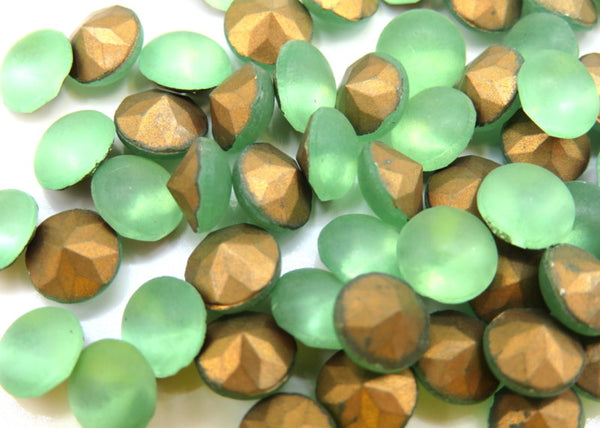 6.3mm (3189) (28ss) Peridot Frosted Matte Round Buff Top Doublet